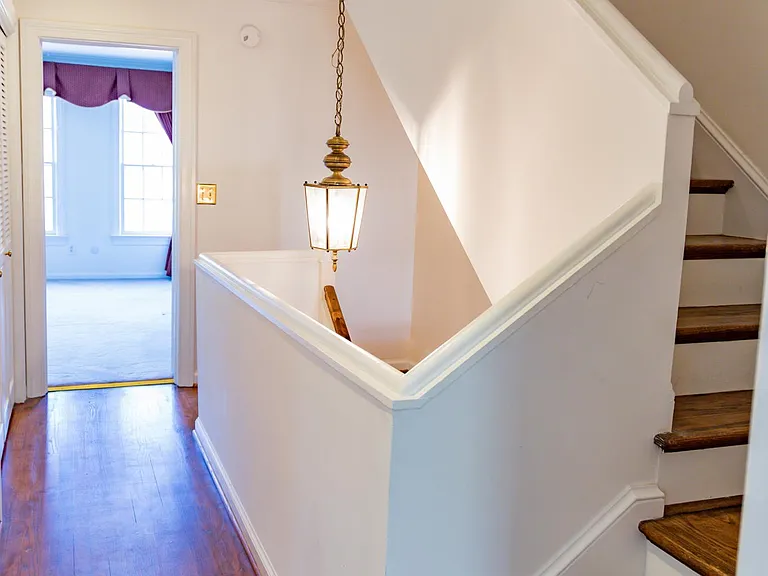 817 Botetourt Gdns — Photo 55