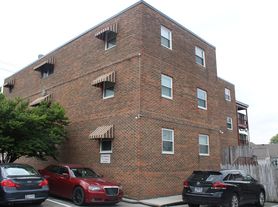 1211 Highland Ave