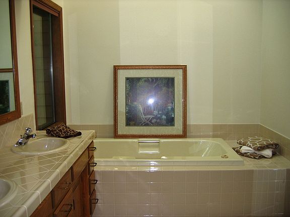 Master Bath - Jetted Tub