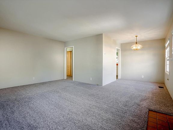 5th image of 2123 Sunny Vista Dr