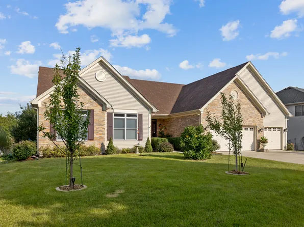 1275 Caribou Ln, Hoffman Estates, IL 60192