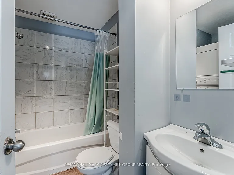 126 Robert St E #2 — Photo 6