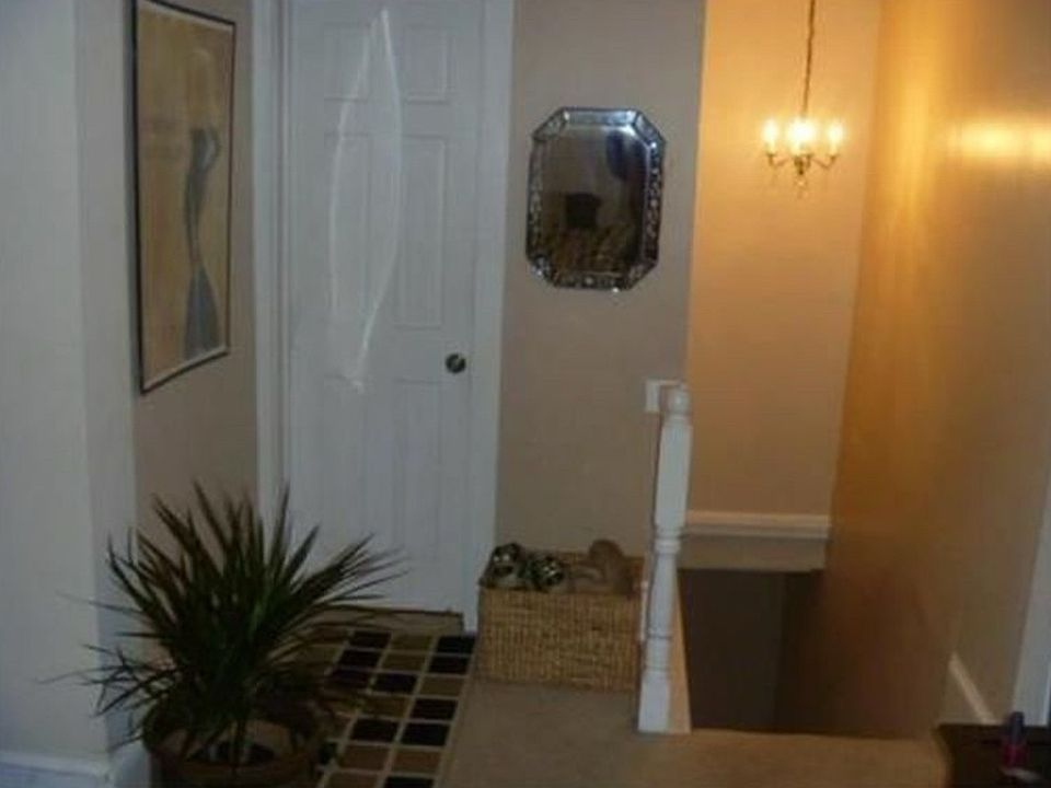 2nd image of 226 High St #2