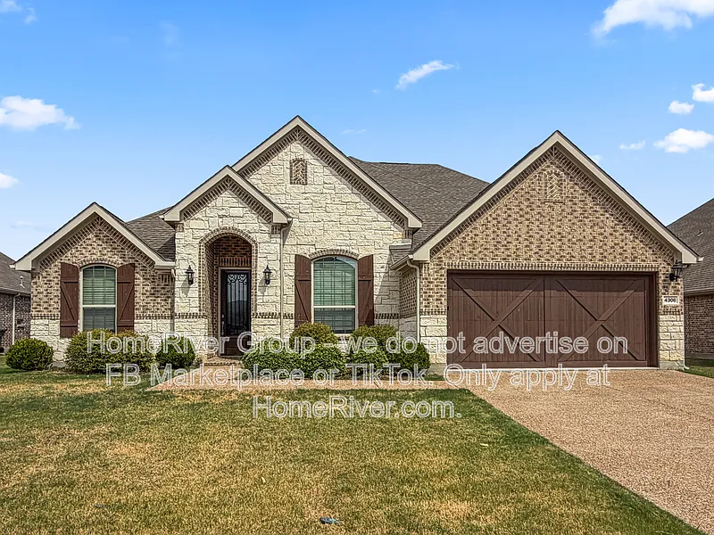 4 bed, 3.0 bath, 2643 sqft, $2,950 — Photo 1