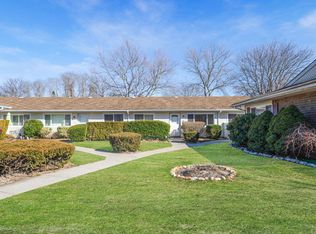186 Storm Dr, Holtsville, NY 11742