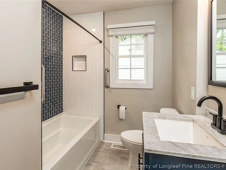 216 Circle Ct — Photo 17