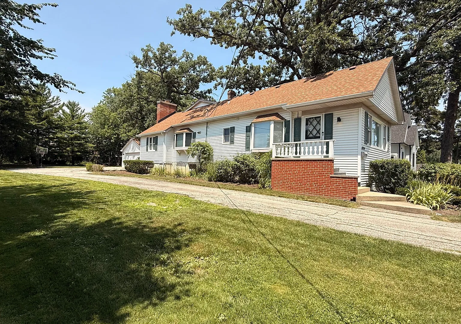 4 bed, 2882 sqft, $6,000 — Photo 1