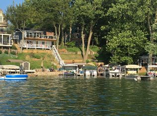 11640 Breezy Point Dr, Plainwell, MI 49080