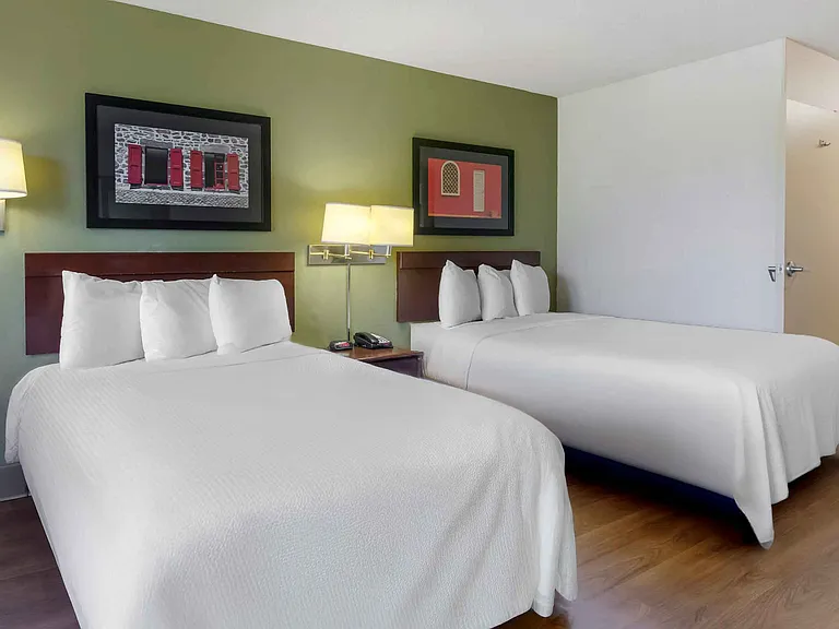 Studio Suite - 2 Full Beds