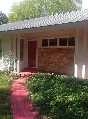 1st image of 2104 Vogel Ave
