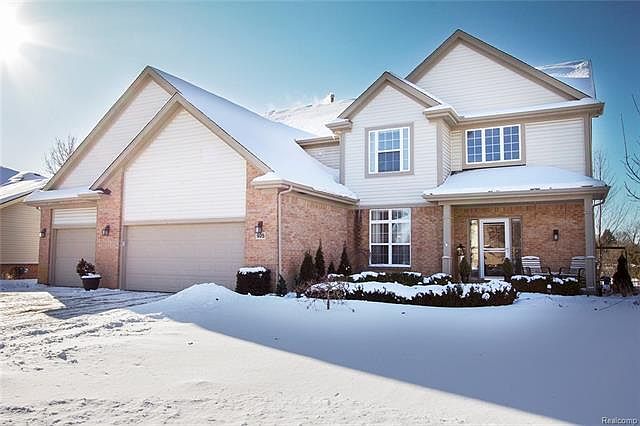 1st image of 925 Pheasant Run West Dr