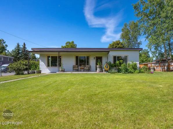 1614 Wolverine St, Anchorage, AK 99504