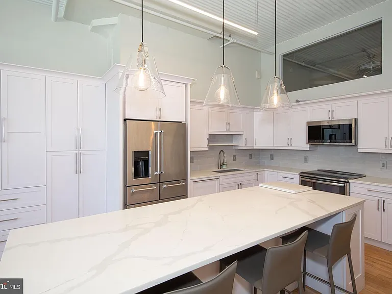2200 Arch St #28-506-507 — Photo 16