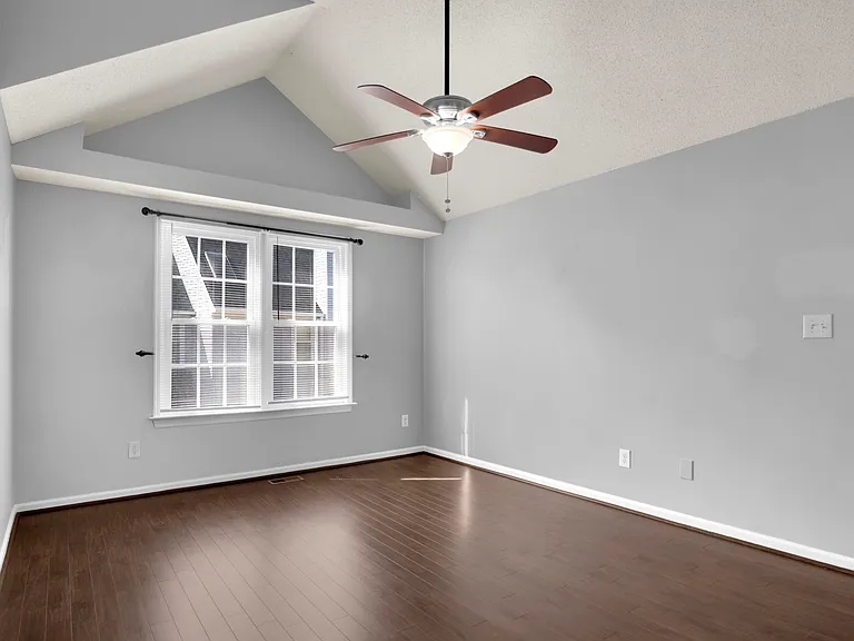 5256 Lake Victoria Arch — Photo 14