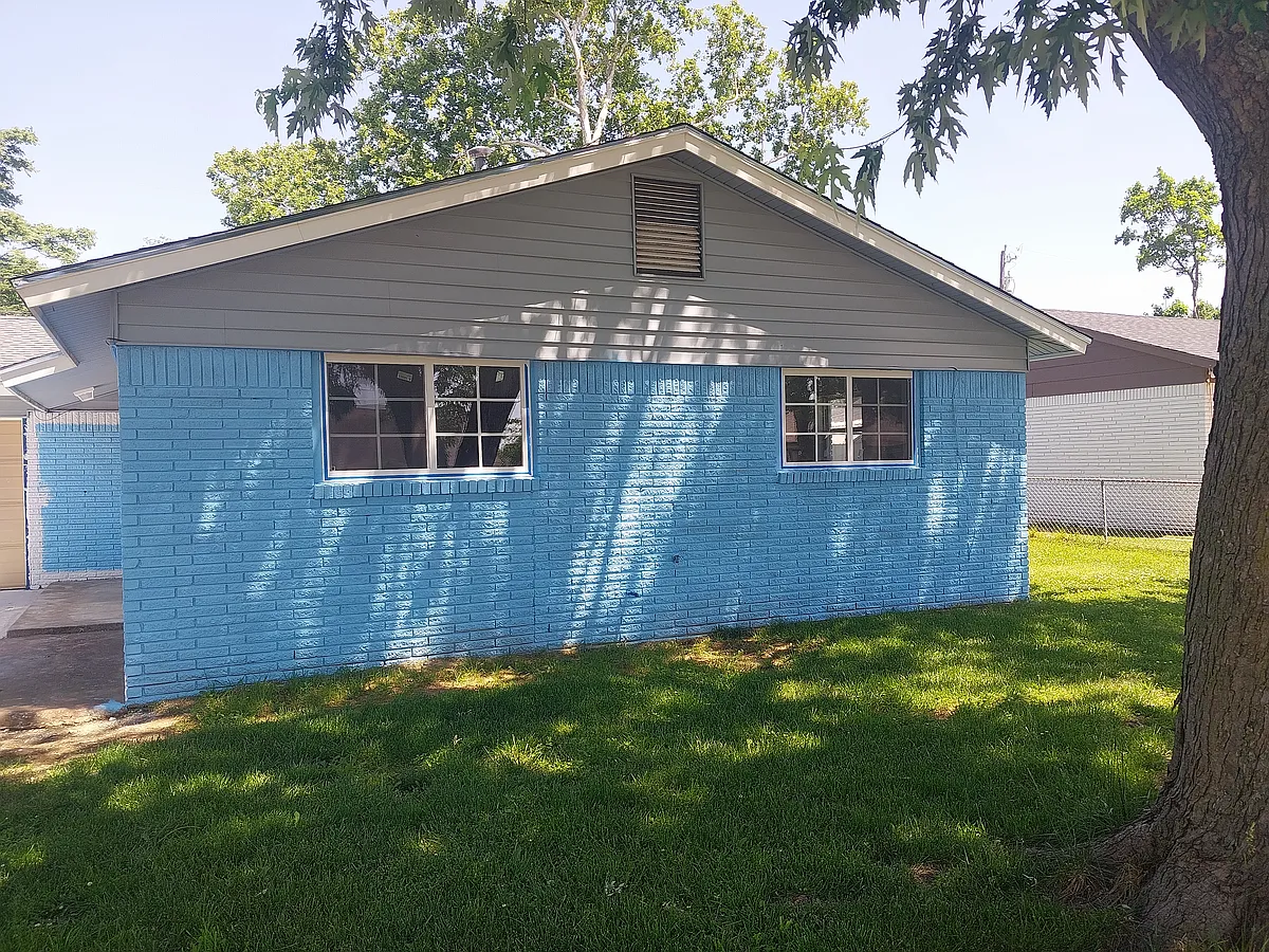 Front of house - 43 S 204th East Ave
