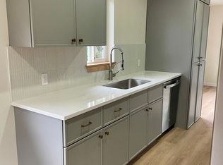115 N Elm St, Bingen, WA
