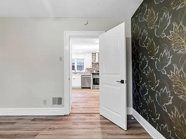 4918 Tiemann Ave — Photo 26