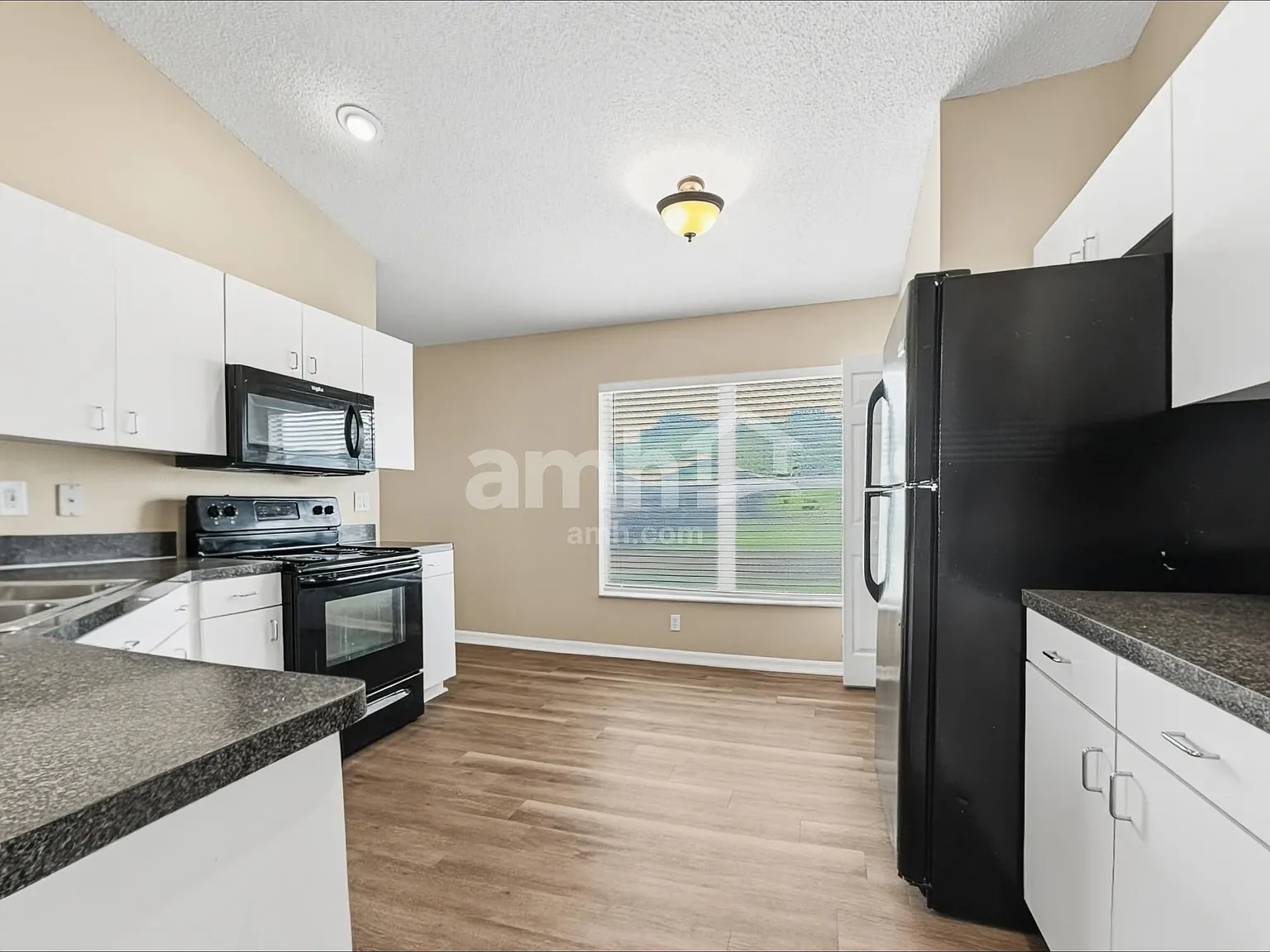 3 bed, 2.0 bath, 1530 sqft, $2,000 — Photo 4