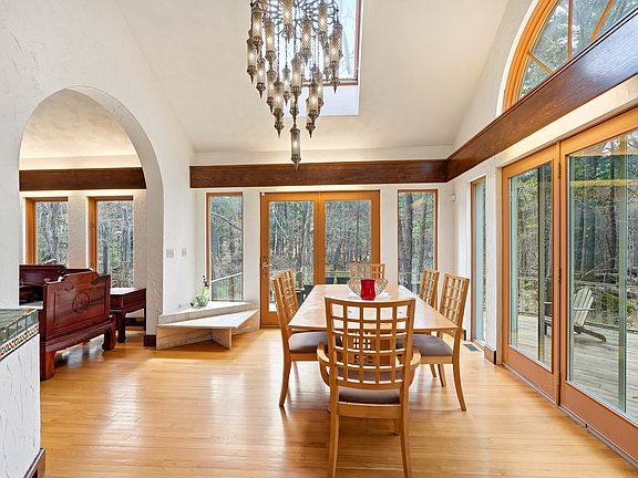 5th image of 268 Concord Rd