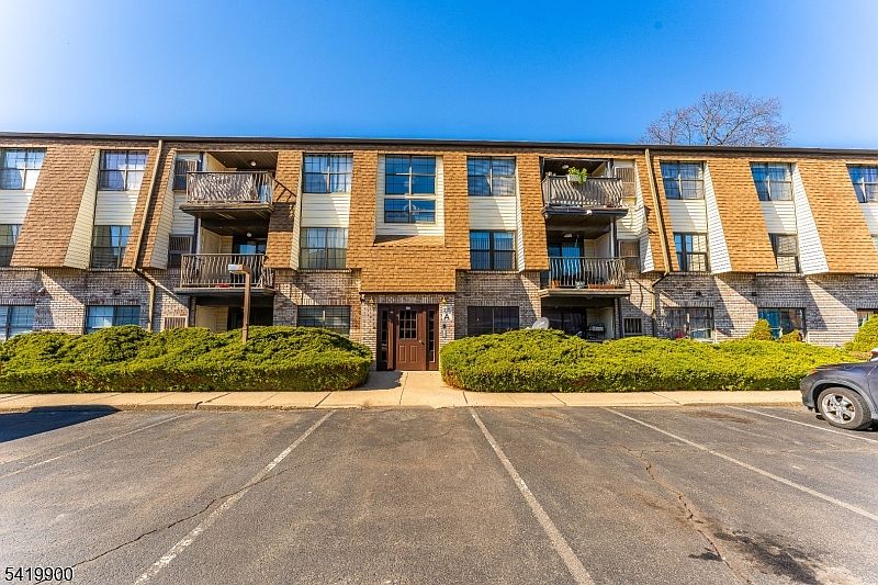 1st image of 660-672 N Broad St #8