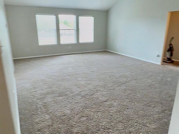 5th image of 22310 Lamaster Ln