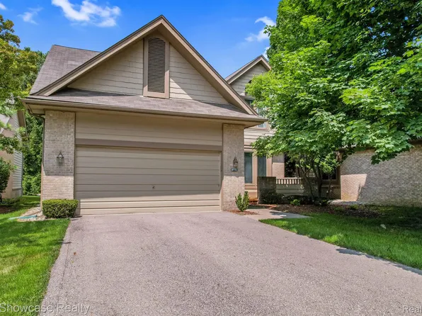 6773 Oyster Cv, West Bloomfield, MI 48323