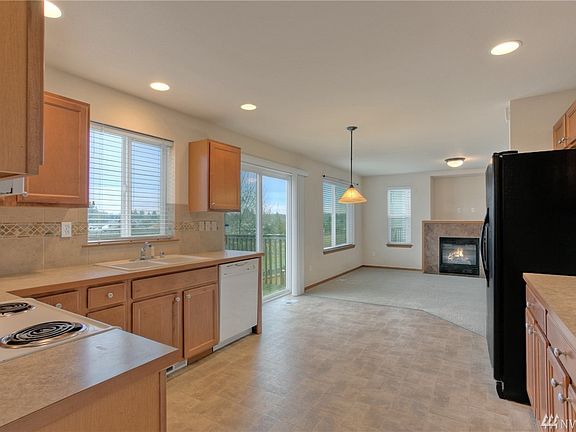 5th image of 2227 189th St E