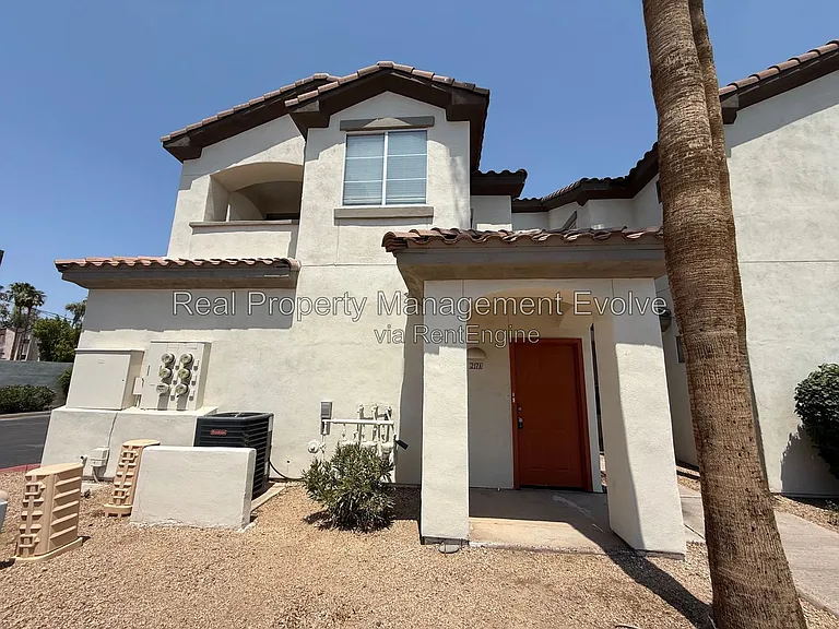 2992 N Miller Rd #217A — Photo 2