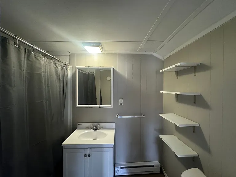 510 E Carter St — Photo 6