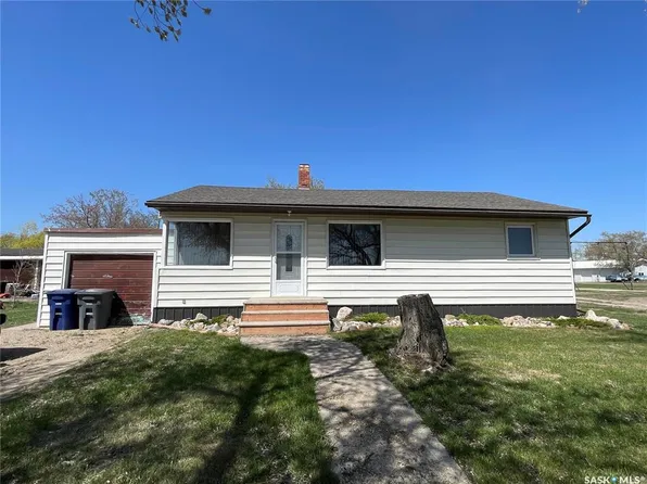104 1st AVENUE W, Coleville, SK S0L 0K0