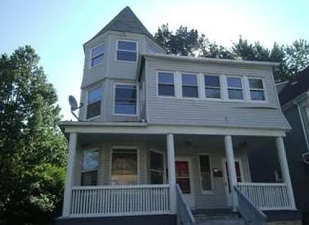 1353 E 114th St photo 1