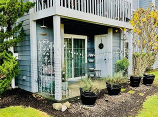22831 30th Ave S APT 102, Des Moines, WA