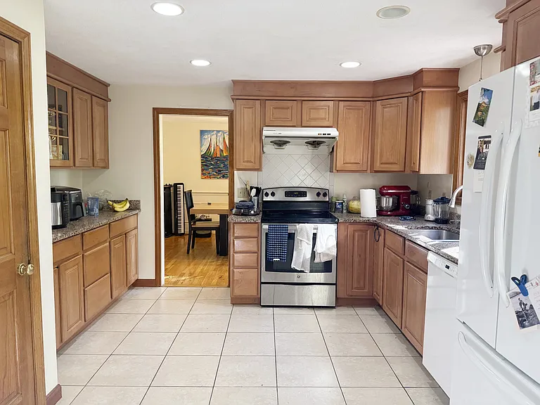 14 Kings Ct — Photo 9