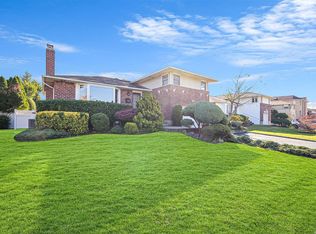 72 Bud Ln, Levittown, NY 11756