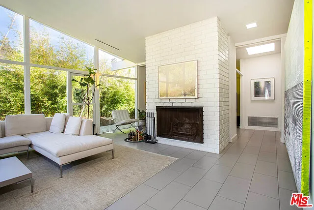 7561 Lolina Ln — Photo 6