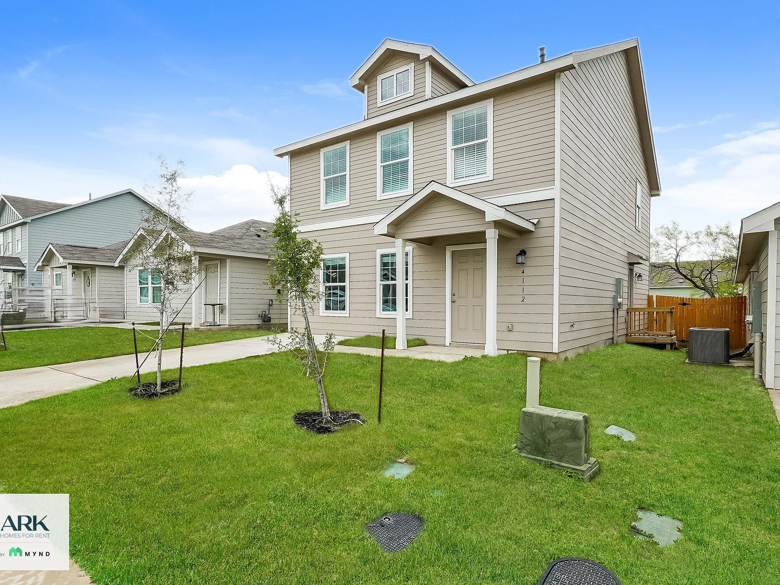 4 bed, 2.0 bath, 1880 sqft, $1,832 — Photo 2
