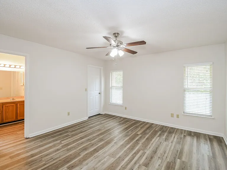 283 Springfield Ct — Photo 9