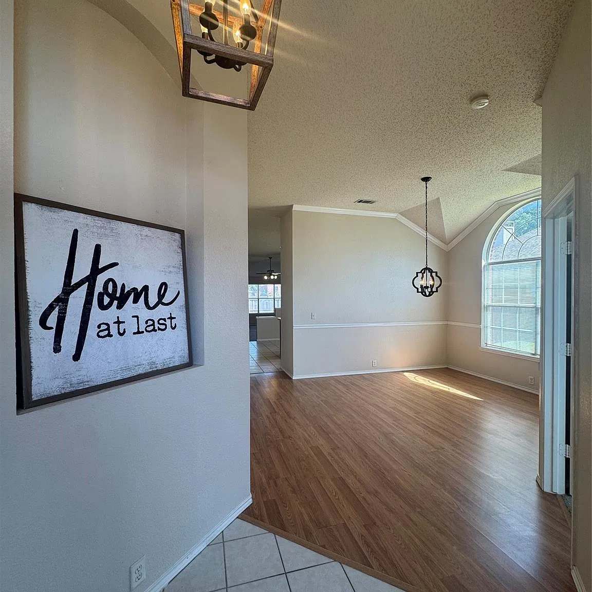4 bed, 1866 sqft, $2,400 — Photo 3
