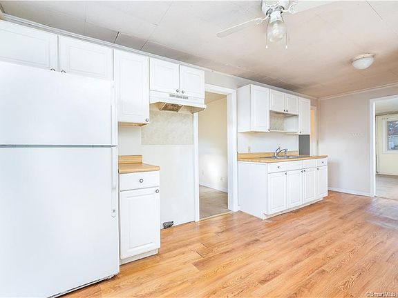 5th image of 51 Bartlett St