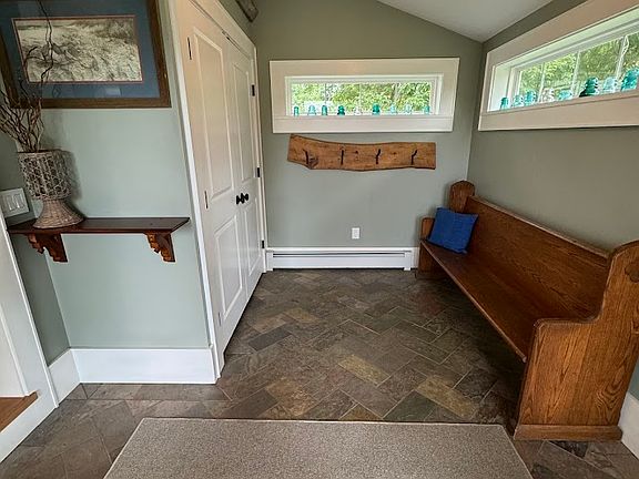 4th image of 147B Lincolnville Ave