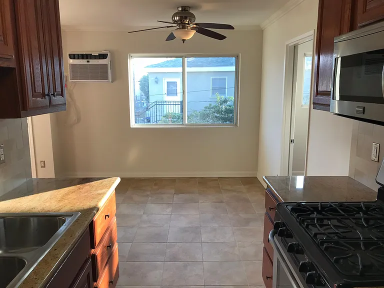 1650 Livonia Ave #7 — Photo 3