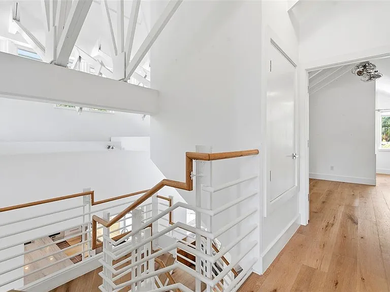 141 Giralda Blvd NE — Photo 35