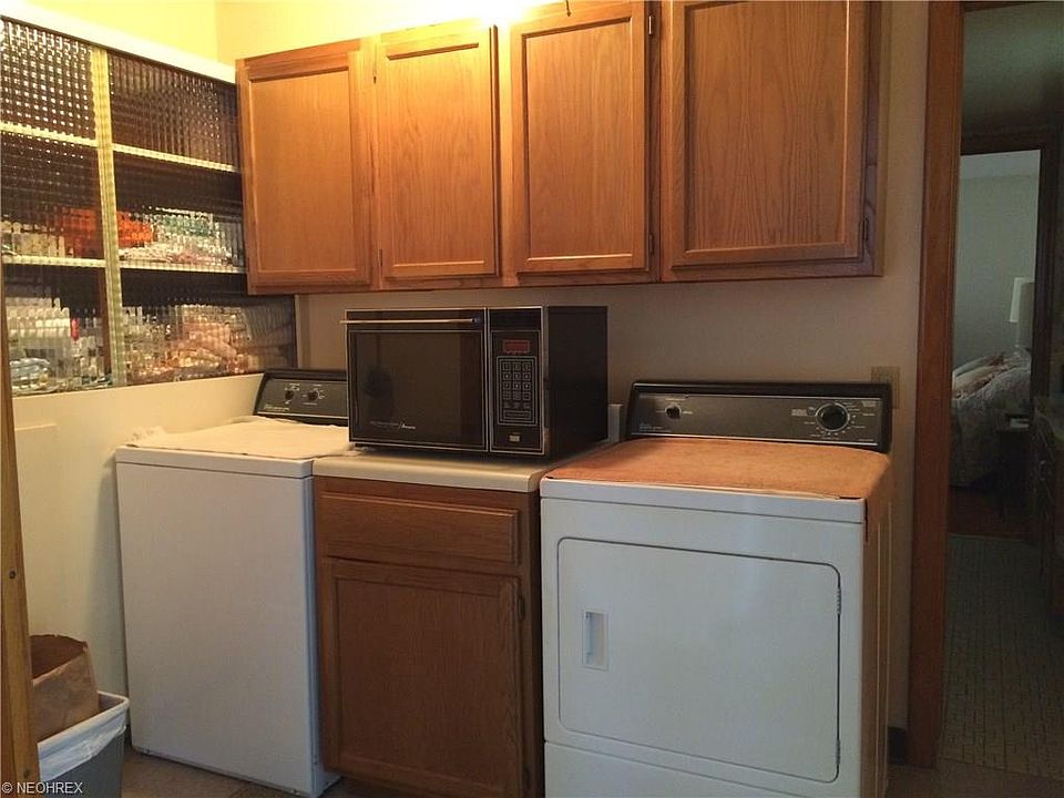 2nd image of 235 James St SW