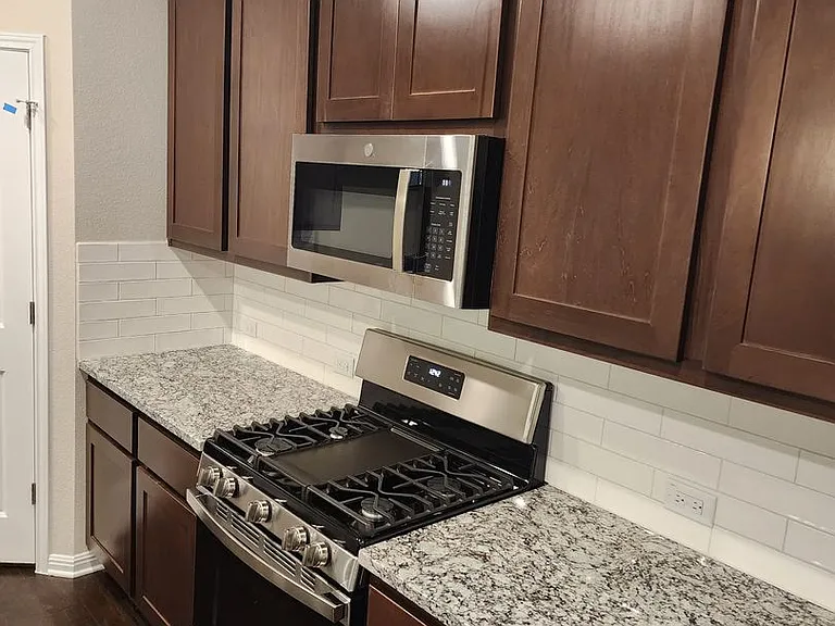 1668 Coral Sunrise Trl — Photo 5
