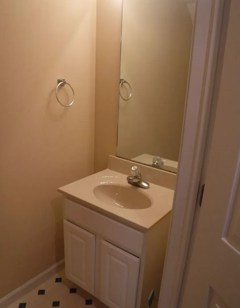 817 Sherwood Hills — Photo 4