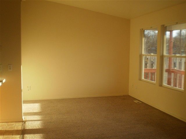 2nd image of 116 & 118 17th Ave N