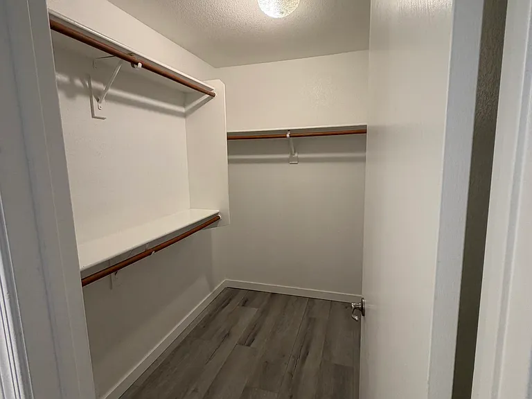 1124 W Laurel Ave — Photo 15