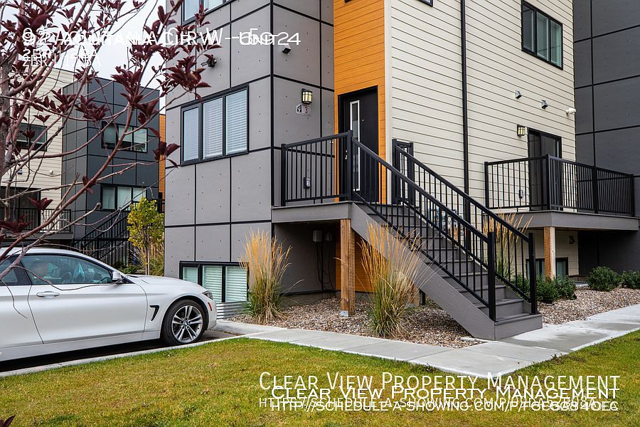 1st image of 92 Aquitania Cir W #5