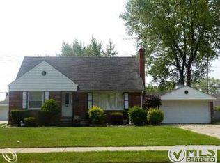 21310 Sunnydale St, Saint Clair Shores, MI 48081