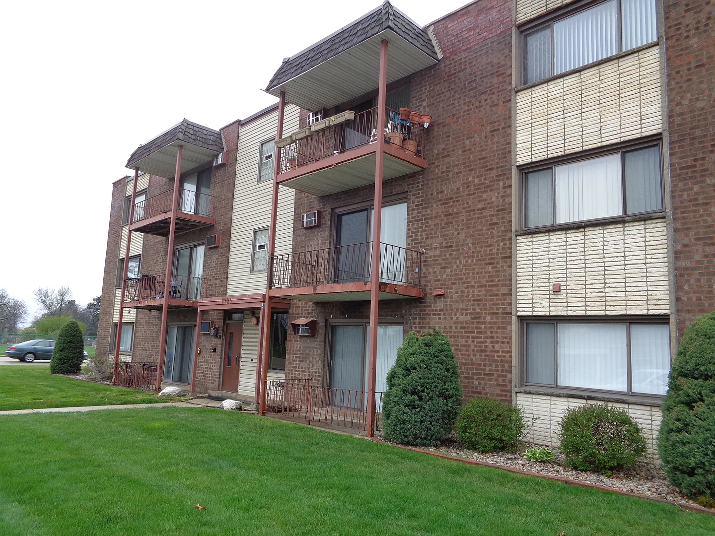 5724 111th St APT 1D photo 1
